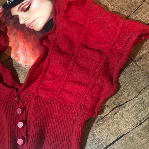 Moth Cropped 90% Wool - Picture 8 of 9